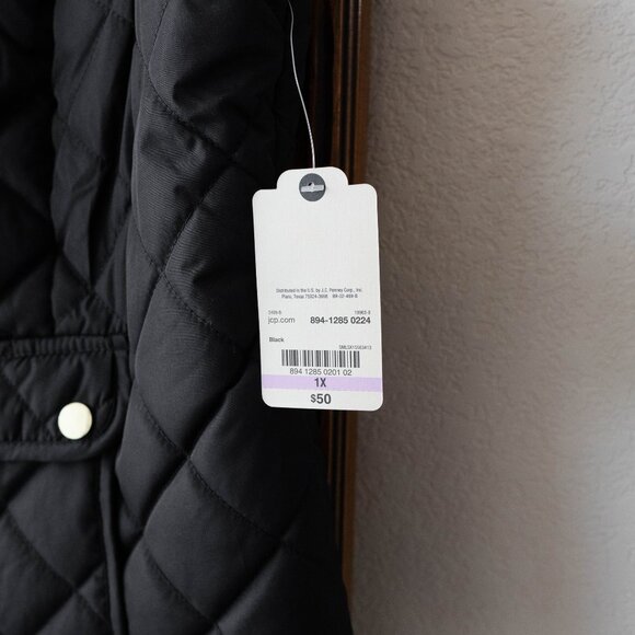 NWT St. John’s Bay Black Quilted Vest Size 1X Gold Zip Front Snap Pockets - Picture 4 of 6